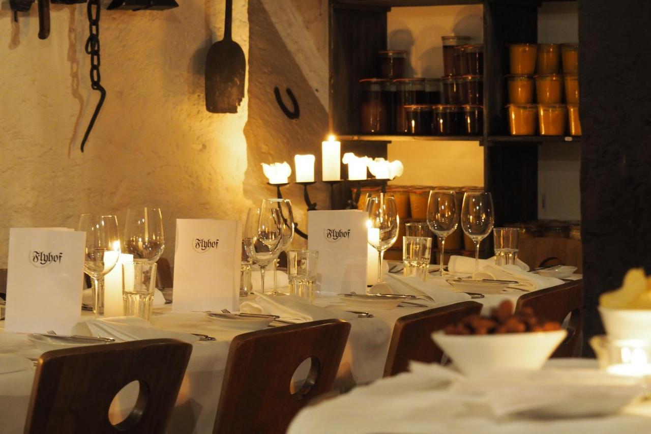 Flyhof Hotel Weesen Bagian luar foto